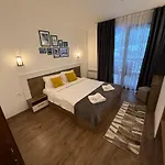 From Sunrise To Sunset At Oak Apartment *