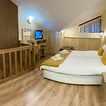From Sunrise To Sunset At Oak Apartment Smolyan
